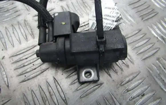 Lexus IS 220D-250-350 Turbo solenoid valve 258190R011