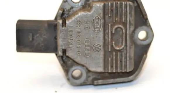 Volkswagen Golf V Oil level sensor 1J0907660C 6PR00807903