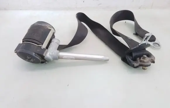 Volkswagen II LT Front seatbelt