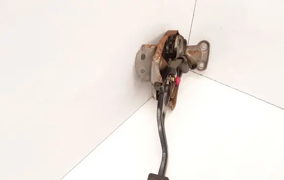 Hyundai Grandeur Hand parking brake switch 9383033150