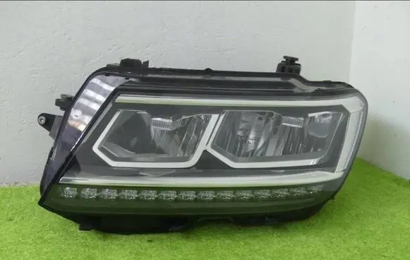 Volkswagen Tiguan Headlight/headlamp 5NB941035B