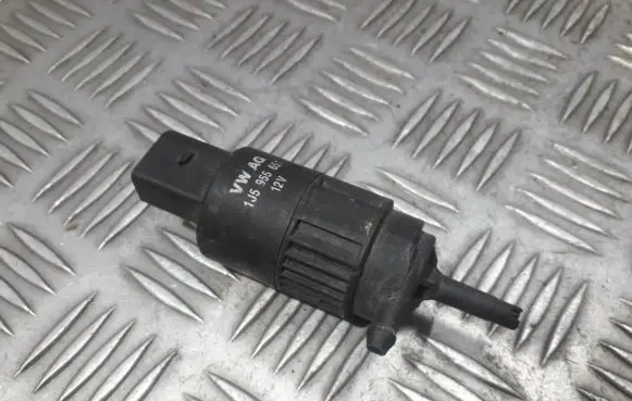 Audi A6 S6 C5 4B Windscreen/windshield washer pump 1j5955651