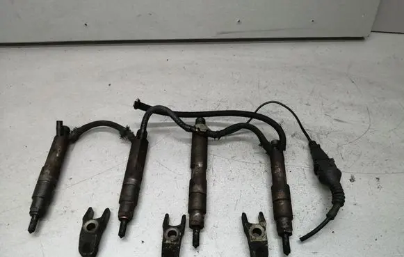 Audi A6 S6 C4 4A Fuel injectors set 028130201G 028130201J