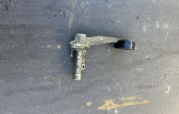 Peugeot 308 Alternator belt tensioner 