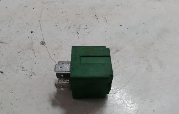 Mercedes-Benz Sprinter W901 W902 W903 W904 Other relay A0045450405