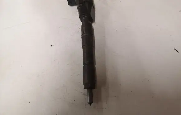 Opel Insignia A Fuel injector 0445110327