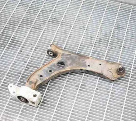Volkswagen Golf VI Front lower control arm/wishbone 1K0199232J