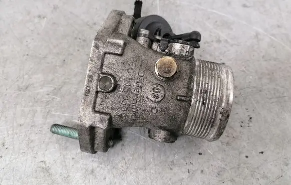 Volkswagen Eos Throttle valve 8E0145950