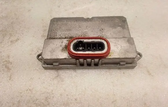 Mercedes-Benz E W211 Headlight ballast module Xenon 5DV00829000