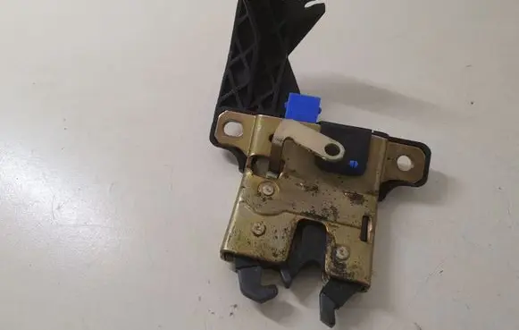 Audi A4 S4 B7 8E 8H Tailgate/trunk/boot lock/catch/latch 8E5827505B