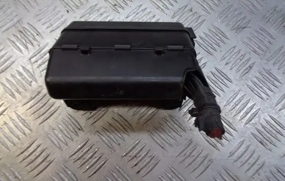 Toyota Avensis Verso Fuse box cover
