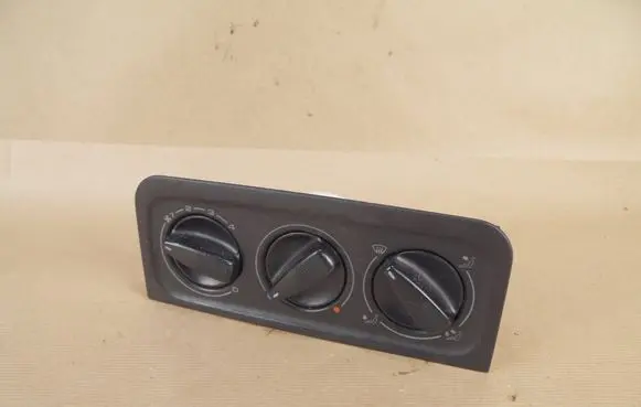 Volkswagen Golf III Climate control unit 1H0819045C 1H0820045C