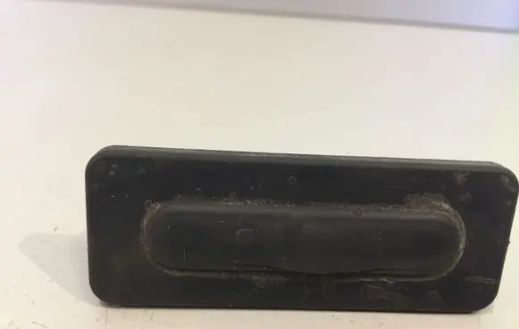 Peugeot 308 Tailgate opening switch 9676028380