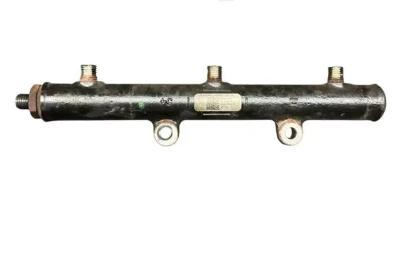 Land Rover Discovery 3 - LR3 Fuel main line pipe 4R8Q9D280BC
