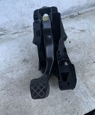 Volkswagen Golf VII Brake pedal 5Q1721058
