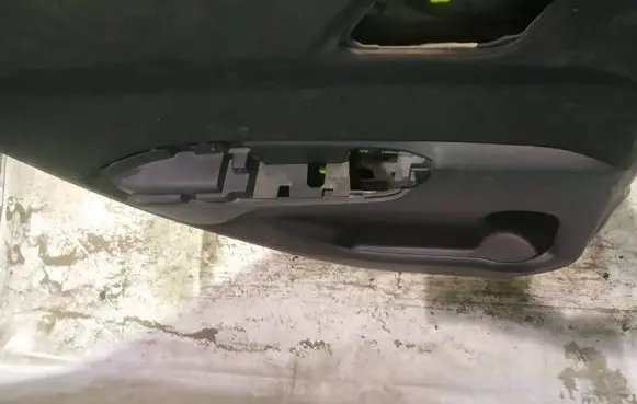 Honda FR-V Rear door card panel trim
