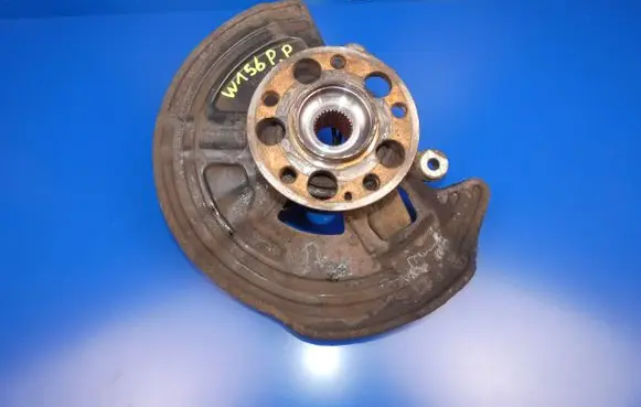Mercedes-Benz GLA W156 Front wheel hub