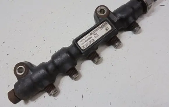 Citroen C5 Fuel main line pipe 9654592680