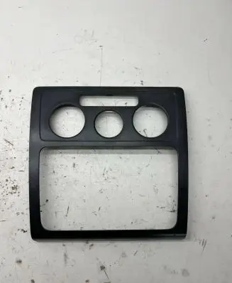 Volkswagen Caddy Radio/GPS head unit trim 2K0858061A