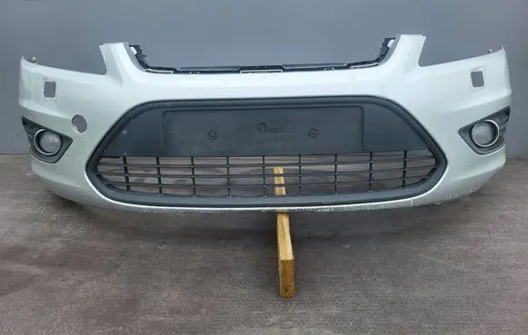 Ford Focus Front bumper 8M5117757A T0012 LKN0097A