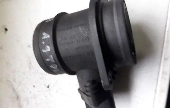 Skoda Octavia Mk2 (1Z) Mass air flow meter 0281002531