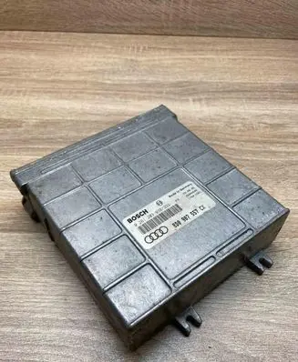 Audi A4 S4 B5 8D Engine control unit/module ECU 8D0907557CX 0261203938