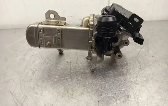 Ford Kuga II EGR valve 30725888 V29031639BV0L V29031639BV