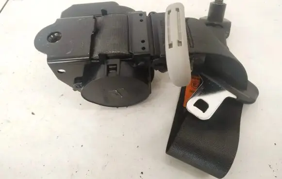 Opel Antara Rear seatbelt
