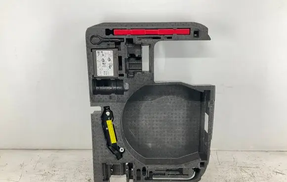 Audi TT TTS Mk2 Tool set 8J0864501F 8J0864501K 8K0860251