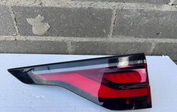 Land Rover Discovery 5 Rear/tail lights MY4213405AC