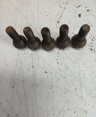 Volvo XC90 Nuts/bolts 