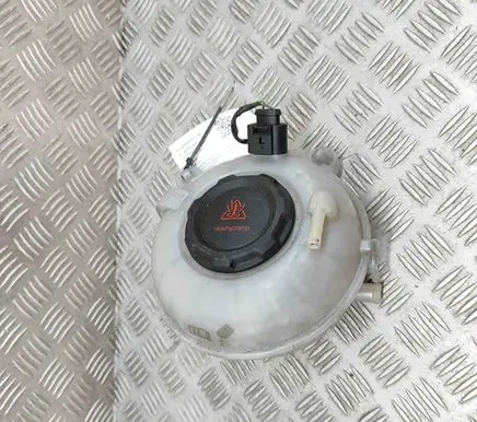 Audi A3 8Y Coolant expansion tank/reservoir 5Q0121407M