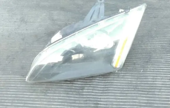 Ford Focus Headlight/headlamp 4M51-13W030-KE