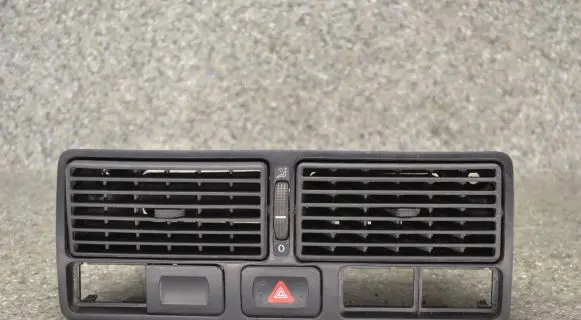 Volkswagen Golf IV Dash center air vent grill 1355D3354