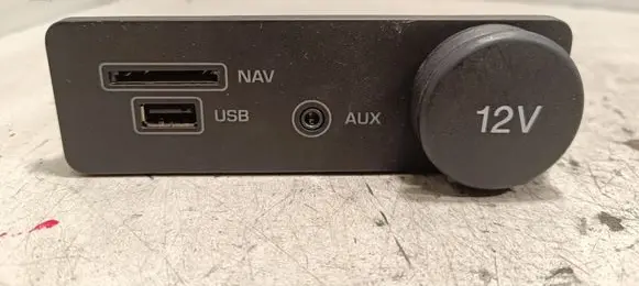 Jaguar XE USB socket connector FK7219C166BC AYSPA 150423A0940X
