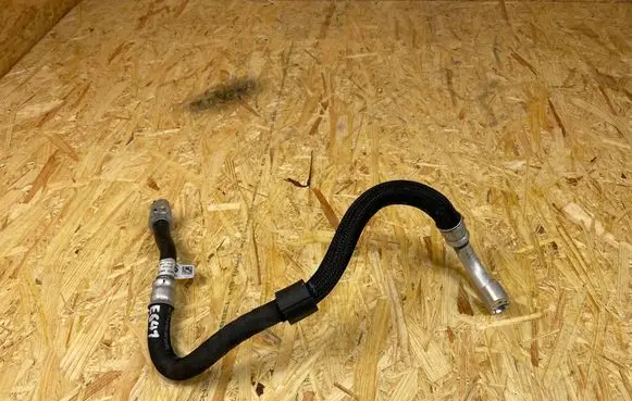 Volvo XC40 Air conditioning (A/C) pipe/hose 6834655