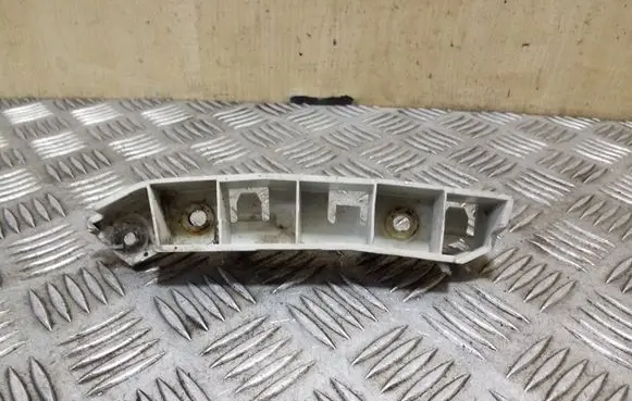 Ford Focus Front bumper mounting bracket BM5117D958A