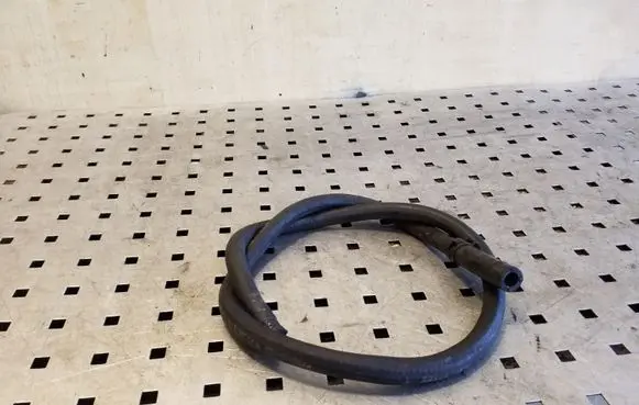 Volvo XC90 Engine coolant pipe/hose 8684366