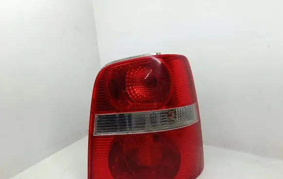Volkswagen Touran I Rear/tail lights 1T0945258D