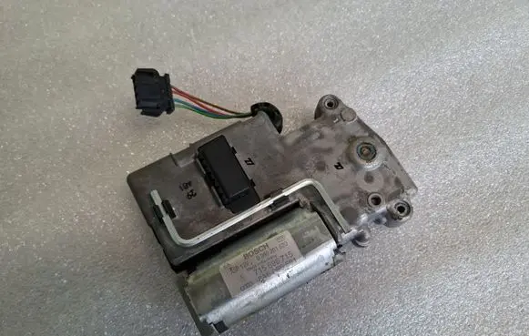 Audi 80 90 S2 B4 Sunroof motor/actuator 715696715