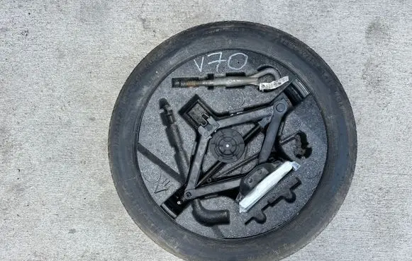 Volvo V70 R17 spare wheel