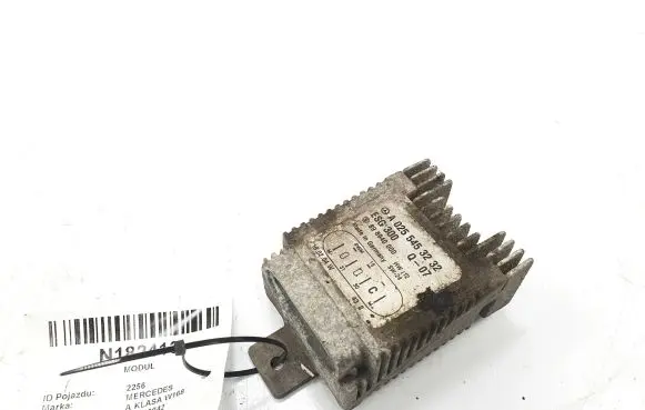Mercedes-Benz A W168 Coolant fan relay 