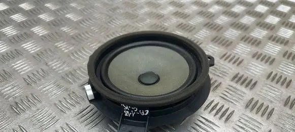 Toyota RAV 4 (XA40) Rear door speaker 8616052331