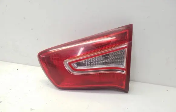 Tailgate rear/tail lights
