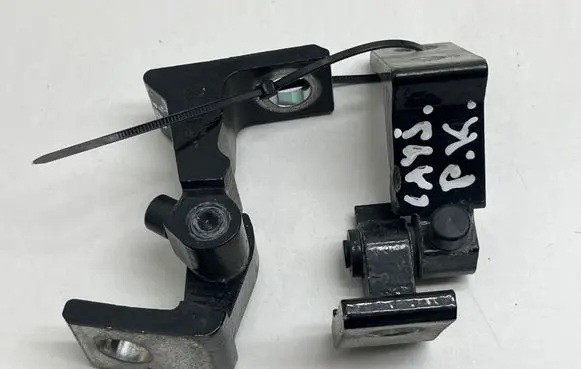 Porsche Cayenne (92A) Front door hinge set 8K0831402