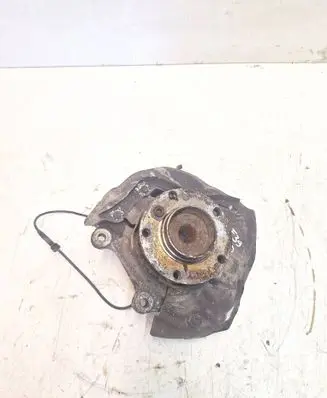 BMW 5 E39 Front wheel hub spindle knuckle