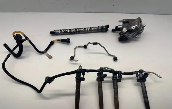 BMW 1 E81 E87 Fuel injection system set 7797874 7797882 7800666