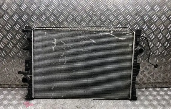 Volvo V40 Coolant radiator 31319064