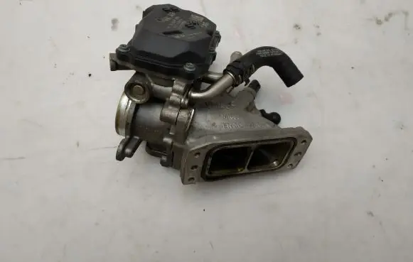 Skoda Octavia Mk2 (1Z) Throttle valve 04L128063M 04L128059F