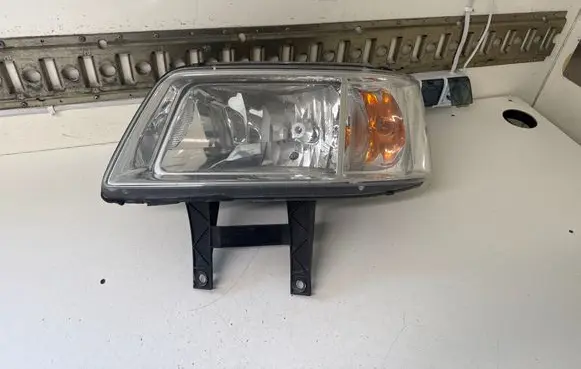 Volkswagen Transporter - Caravelle T5 Headlight/headlamp 7H1941015J 0418420401 200405120852